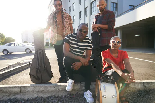 中文解说与客服团队头像